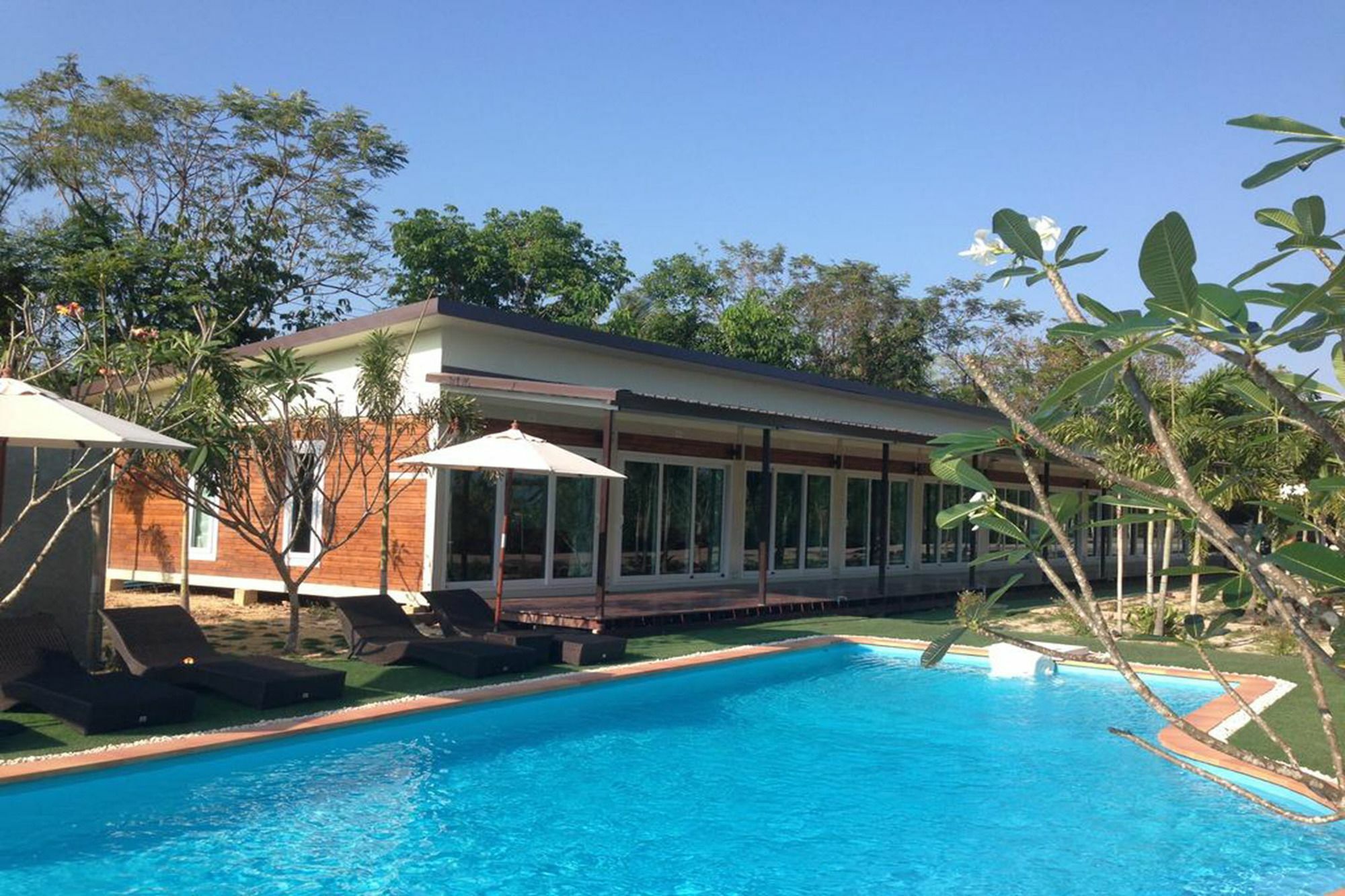 Check In And Chill Out Hotel Ban Laem Sok Kültér fotó